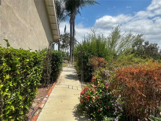 11056 Orchard View Lane, Riverside, CA 92503