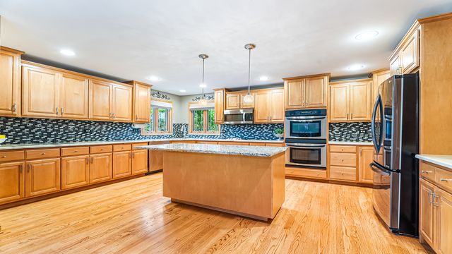 22043 EMILY Lane, Frankfort, IL 60423