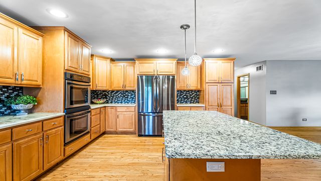 22043 EMILY Lane, Frankfort, IL 60423