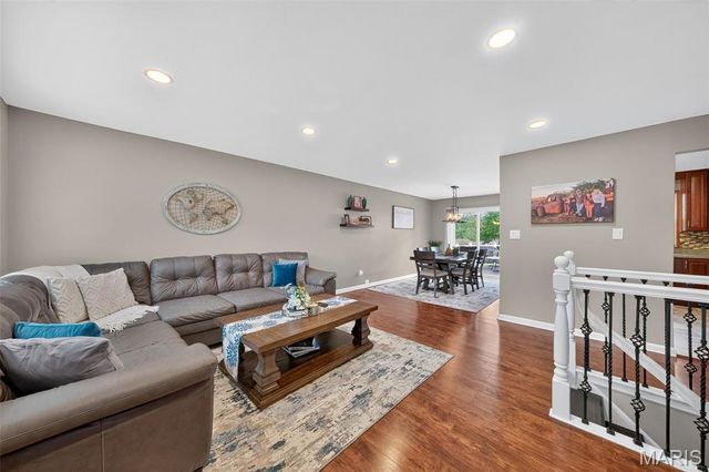 7101 Coram Drive, St Louis, MO 63129