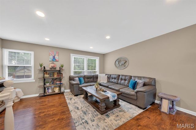 7101 Coram Drive, St Louis, MO 63129