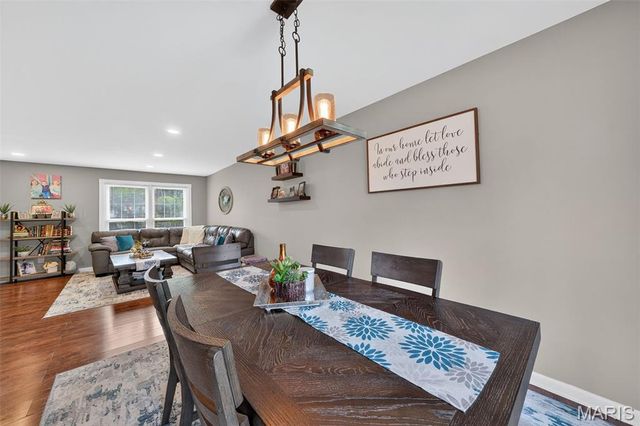 7101 Coram Drive, St Louis, MO 63129