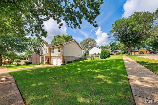 7101 Coram Drive, St Louis, MO 63129