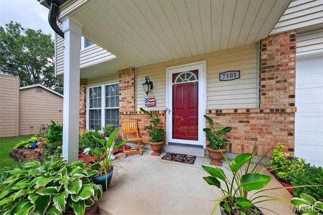 7101 Coram Drive, St Louis, MO 63129