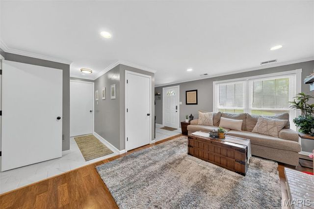 7101 Coram Drive, St Louis, MO 63129