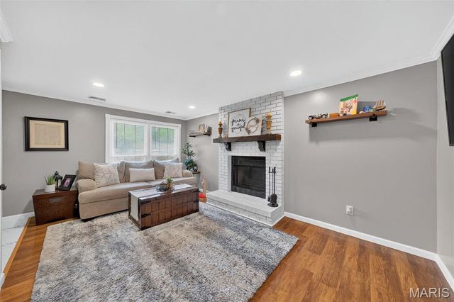 7101 Coram Drive, St Louis, MO 63129