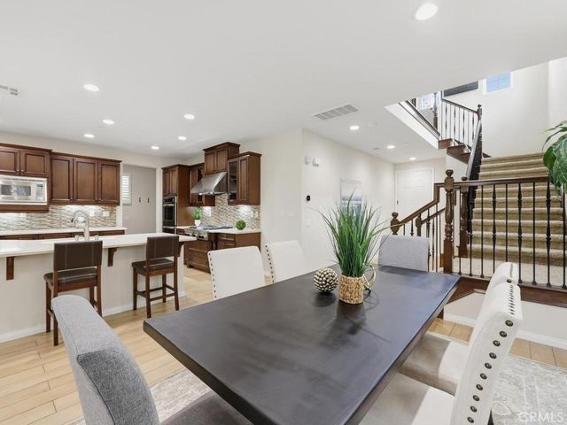 8 Willow Way, Lake Forest, CA 92630