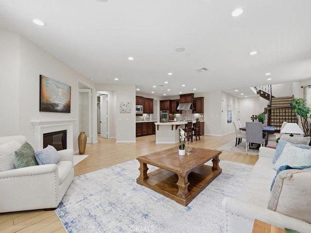 8 Willow Way, Lake Forest, CA 92630