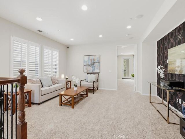8 Willow Way, Lake Forest, CA 92630