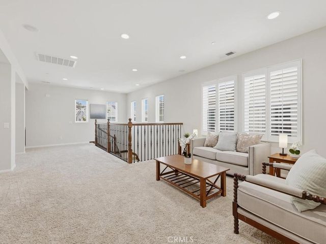 8 Willow Way, Lake Forest, CA 92630
