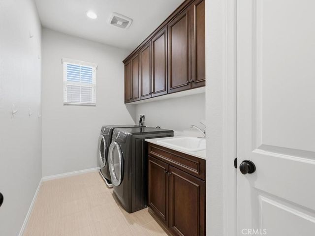 8 Willow Way, Lake Forest, CA 92630