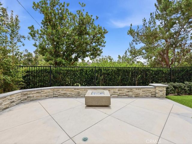 8 Willow Way, Lake Forest, CA 92630