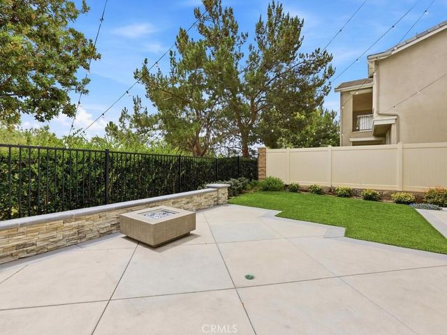 8 Willow Way, Lake Forest, CA 92630