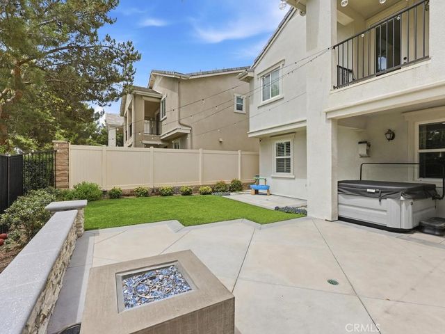 8 Willow Way, Lake Forest, CA 92630