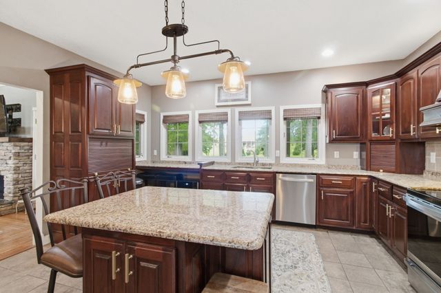 1305 Oakbrook Dr, Paris, TN 38242
