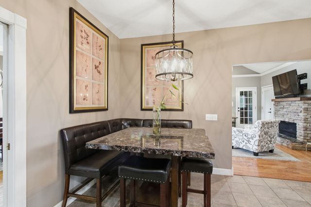 1305 Oakbrook Dr, Paris, TN 38242