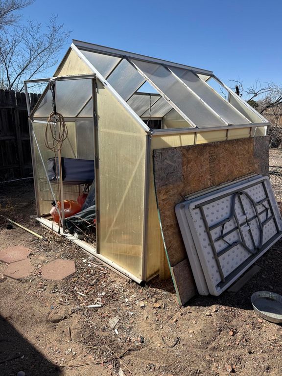 Image 14 of property listing at 107 2nd Street SE, Rio Rancho, NM 87124