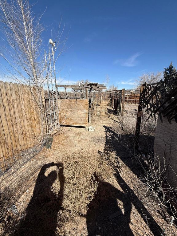 Image 17 of property listing at 107 2nd Street SE, Rio Rancho, NM 87124