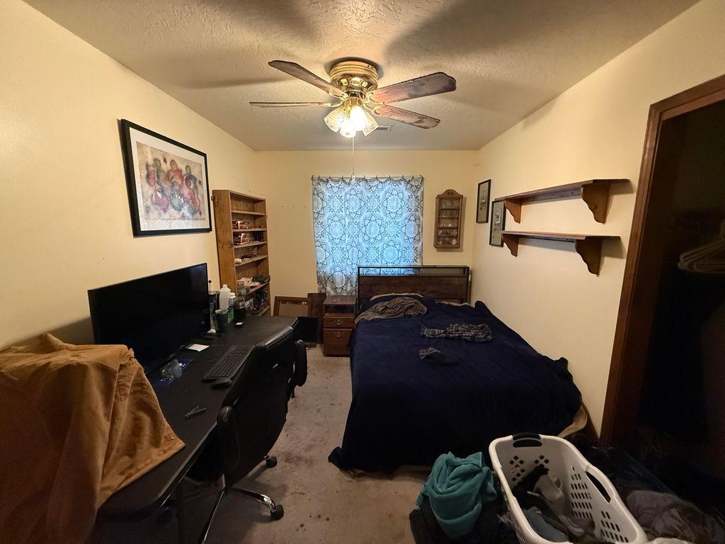 Image 21 of property listing at 107 2nd Street SE, Rio Rancho, NM 87124