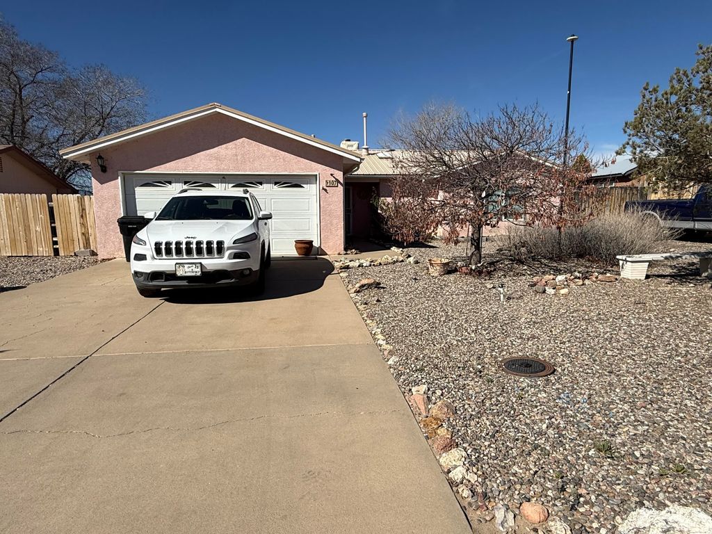 Image 34 of property listing at 107 2nd Street SE, Rio Rancho, NM 87124