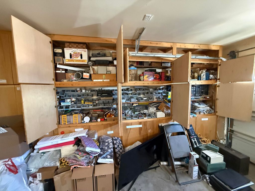 Image 8 of property listing at 107 2nd Street SE, Rio Rancho, NM 87124