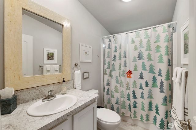 138 Sherwood Lane, Packwood, WA 98361