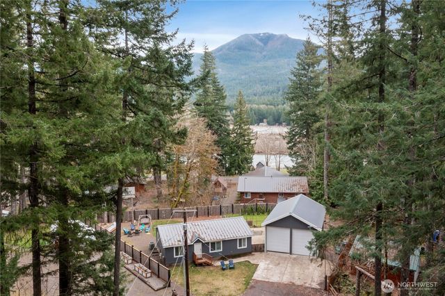 138 Sherwood Lane, Packwood, WA 98361