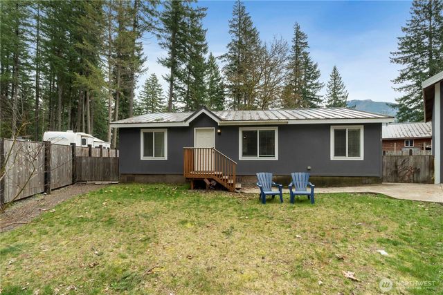 138 Sherwood Lane, Packwood, WA 98361