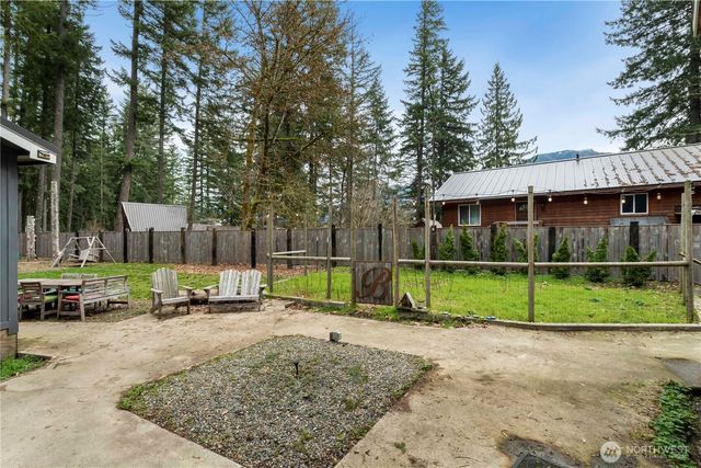 138 Sherwood Lane, Packwood, WA 98361