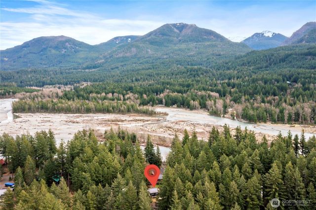 138 Sherwood Lane, Packwood, WA 98361