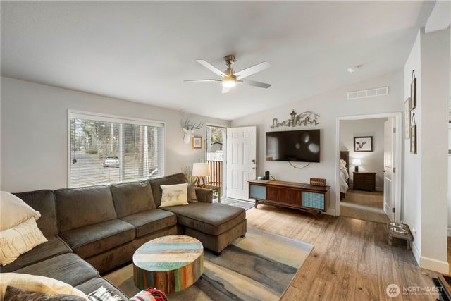 138 Sherwood Lane, Packwood, WA 98361