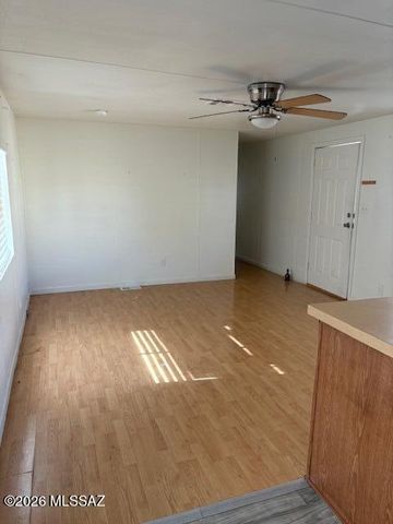 5600 S Country Club Rd Trlr 160, Tucson, AZ 85706