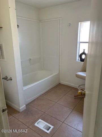 5600 S Country Club Rd Trlr 160, Tucson, AZ 85706