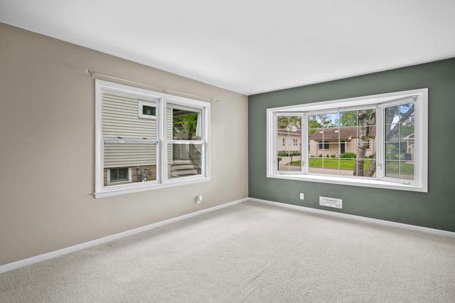 12723 W Colfax PLACE, Butler, WI 53007