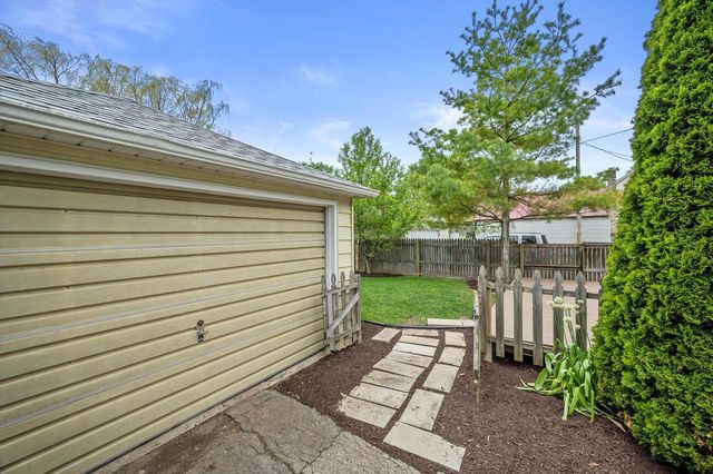 12723 W Colfax PLACE, Butler, WI 53007