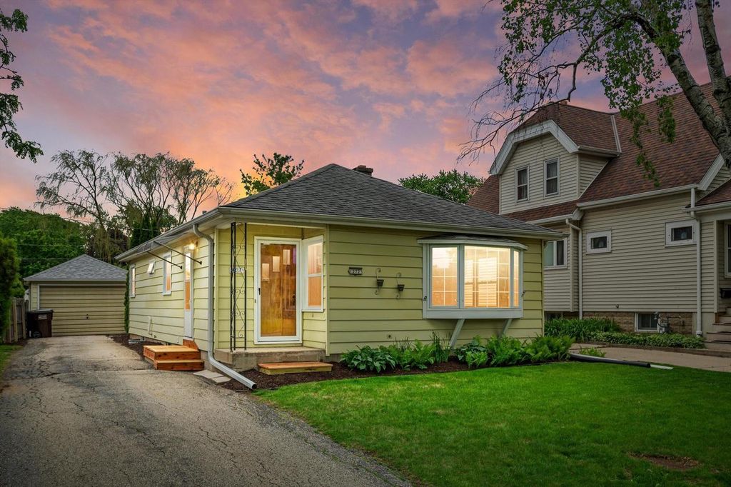 12723 W Colfax PLACE, Butler, WI 53007