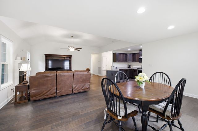 109 Mangrum Rd, Bon Aqua, TN 37025