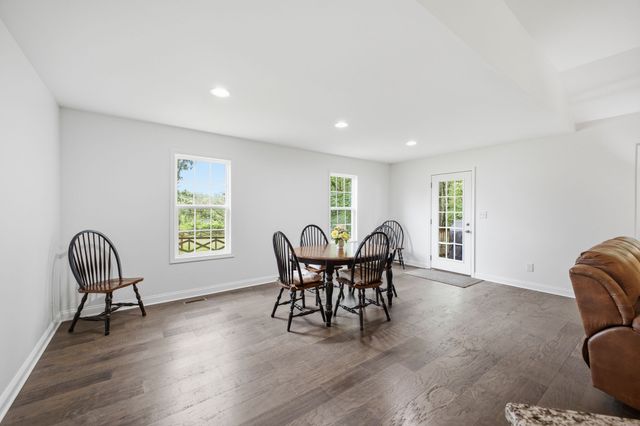 109 Mangrum Rd, Bon Aqua, TN 37025