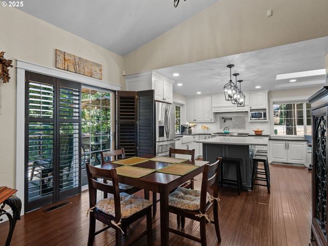 29530 HODSDONSDALE Ln, Eugene, OR 97402