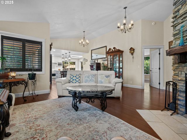 29530 HODSDONSDALE Ln, Eugene, OR 97402