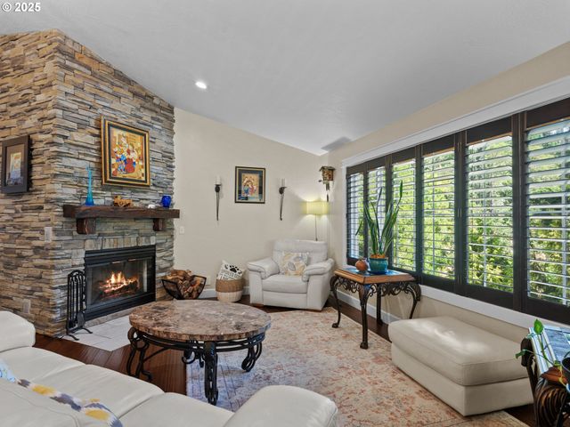 29530 HODSDONSDALE Ln, Eugene, OR 97402