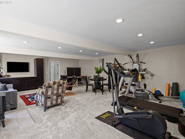 29530 HODSDONSDALE Ln, Eugene, OR 97402