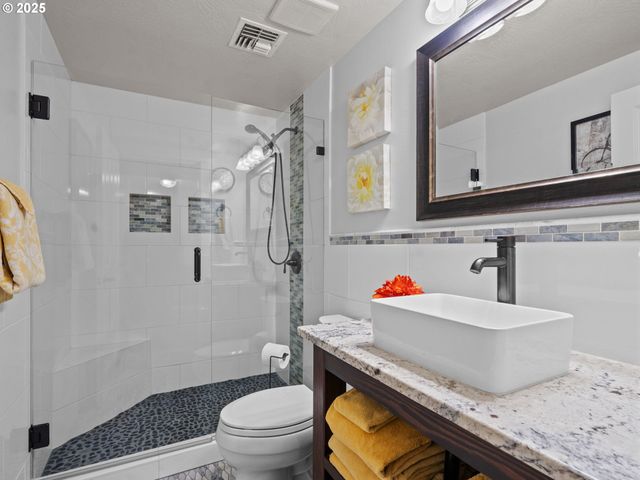 29530 HODSDONSDALE Ln, Eugene, OR 97402