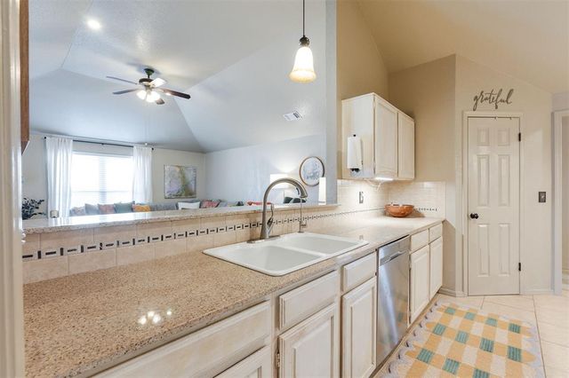 1812 Dena Drive, Edmond, OK 73003