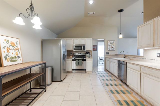 1812 Dena Drive, Edmond, OK 73003