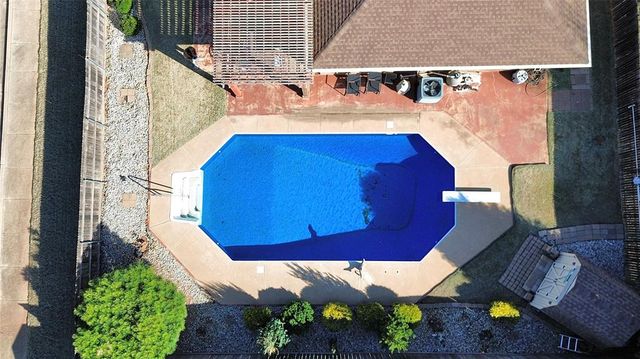 1812 Dena Drive, Edmond, OK 73003