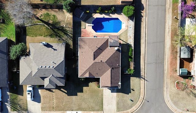 1812 Dena Drive, Edmond, OK 73003