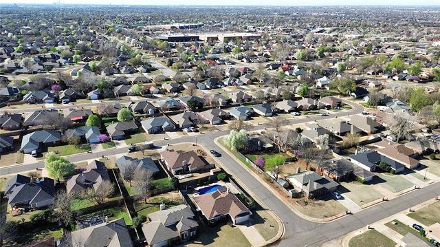 1812 Dena Drive, Edmond, OK 73003