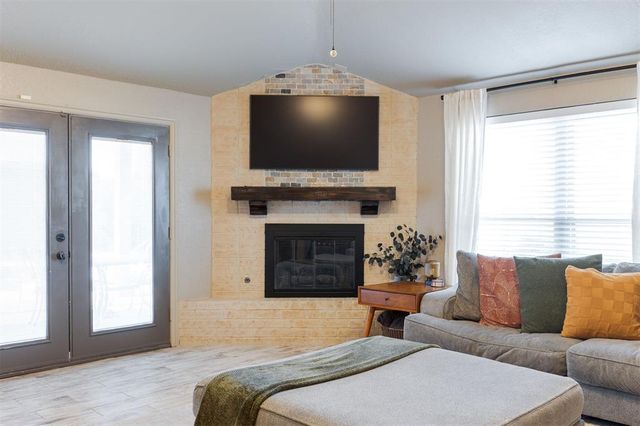 1812 Dena Drive, Edmond, OK 73003