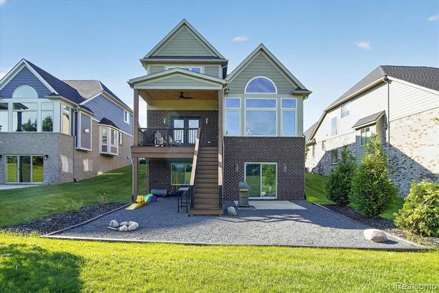 8236 Stoney Creek Drive, South Lyon, MI 48178